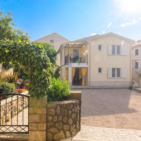 Apartman Ivona Na 1. Katu Малинска Экстерьер фото