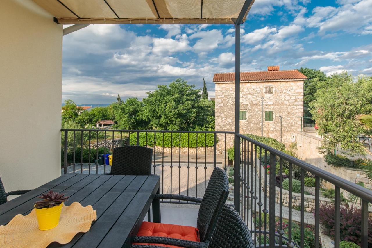 Apartman Ivona Na 1. Katu Малинска Экстерьер фото