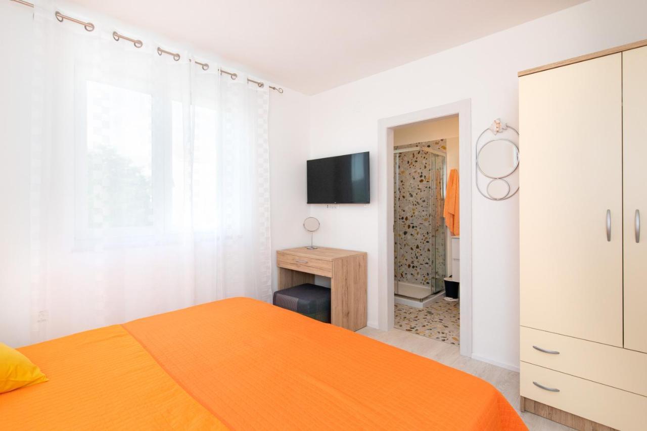 Apartman Ivona Na 1. Katu Малинска Экстерьер фото